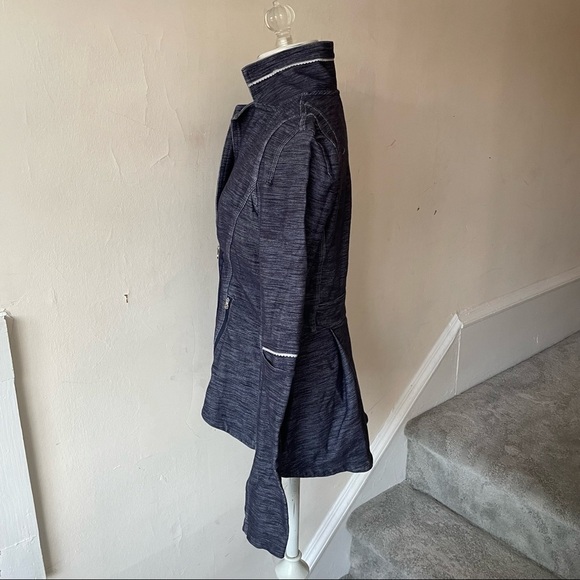 Lululemon Deep Indigo Blue Chambray Slim Fit Reflective Ride On Blazer Jacket 4 - Picture 3 of 11